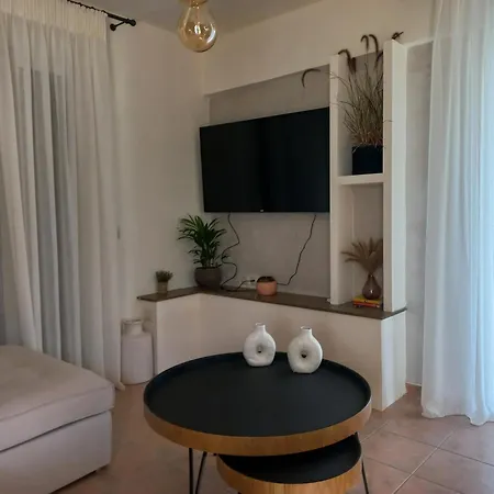 Ifigeneia Apartament *